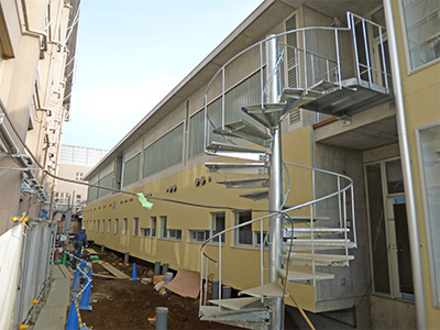 建設中の陽和病院（2018年完成）